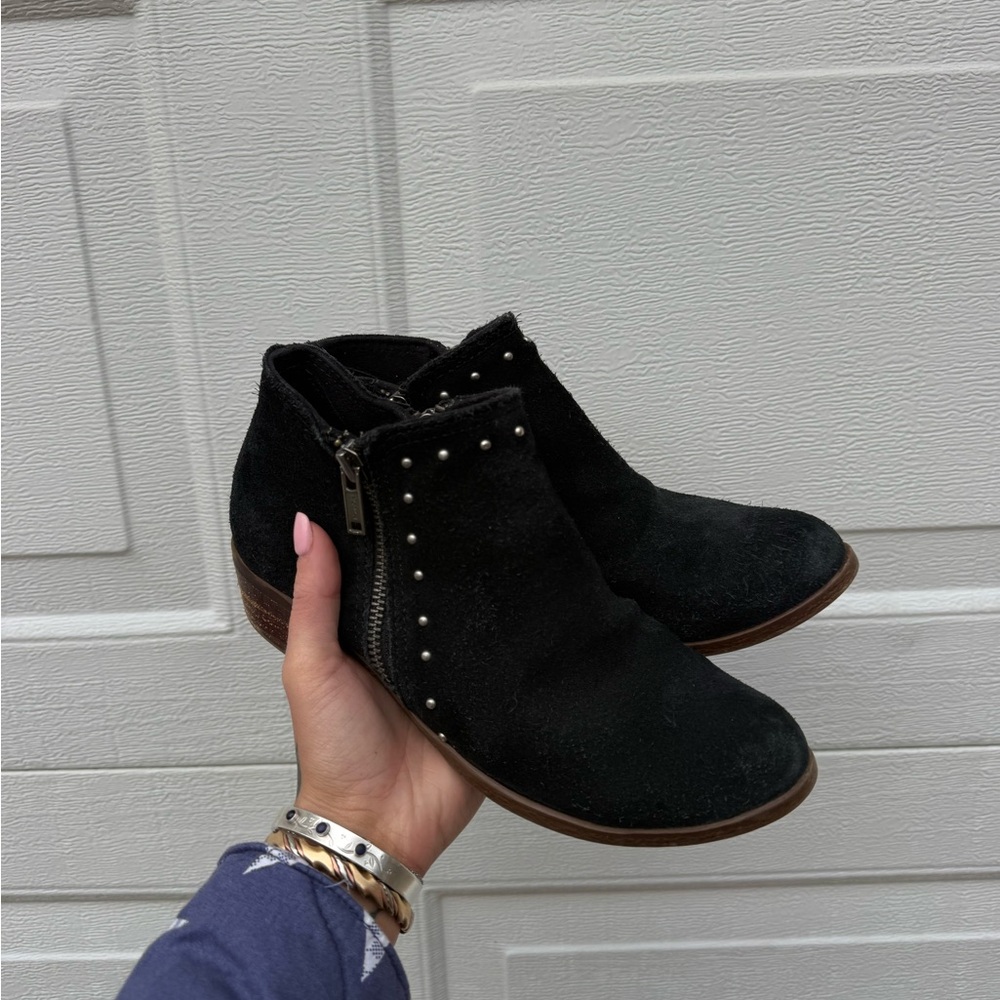 Minnetonka Black Studded Booties Sz 6.5